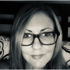 Meet your Posher, Elaine